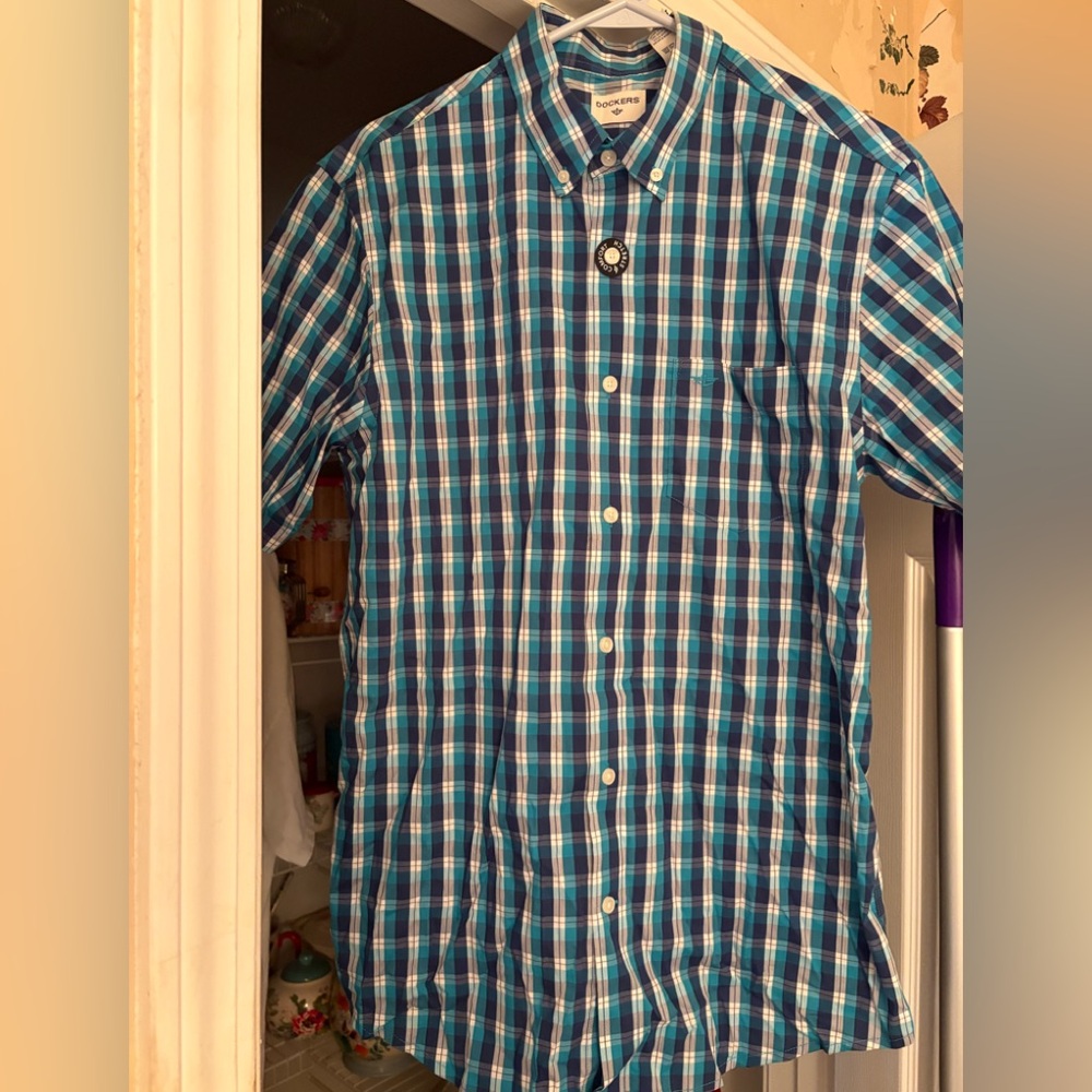 Men’s Dockers shirt